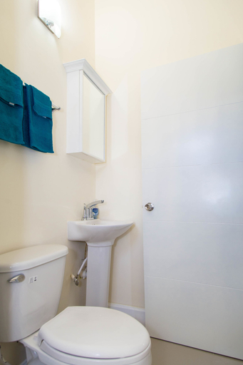 Bathroom 4, La Casa De Playa Ocho Rios