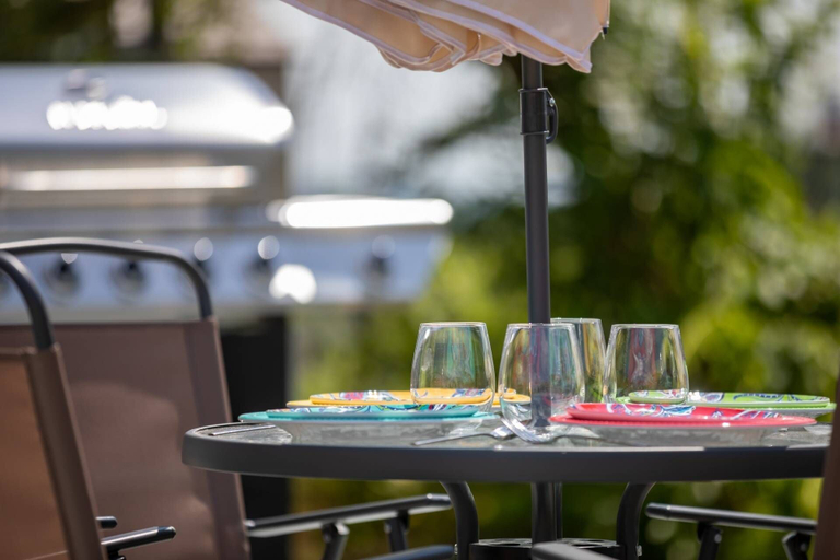 Food & Drinks, Marshview, Rockingham