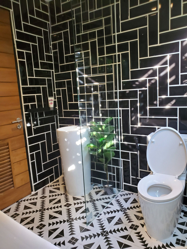 Bathroom 4, The Matta, Khlong Toey