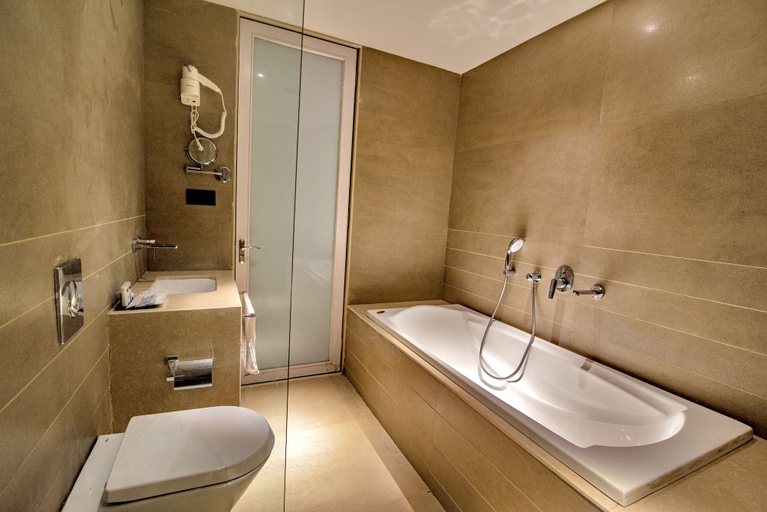 Bathroom 3, Enrise by Sayaji Nashik, Nashik