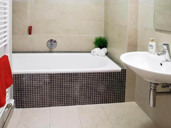 Bathroom 3, RiverView Palace Apartments, Praha 5