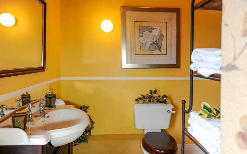 Bathroom 3, Galway Manor House