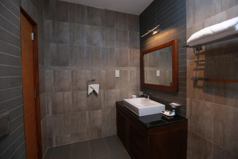 Bathroom 5, Refresh Hotel, Hikkaduwa