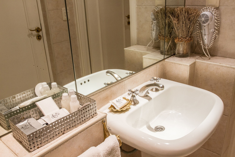 Bathroom, Le Cinque Lusso Recoleta, Distrito Federal
