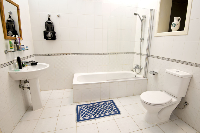 Bathroom, Valletta Arch Apartment