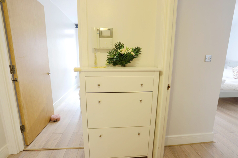 Others 3, Birmingham Postbox Premier Home Stay, Birmingham
