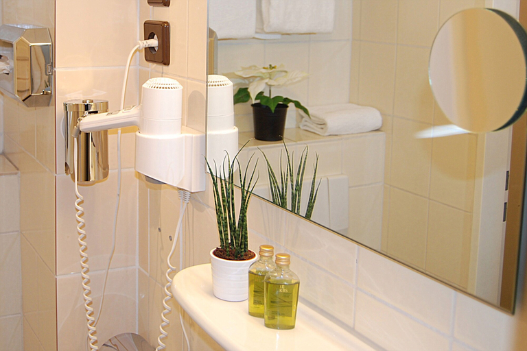 Bathroom 5, La Maison Hotel - Boardinghouse, Köln