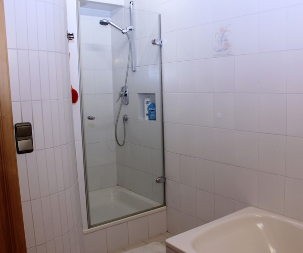 Bathroom 5, Ultra Alpes, Weilheim-Schongau