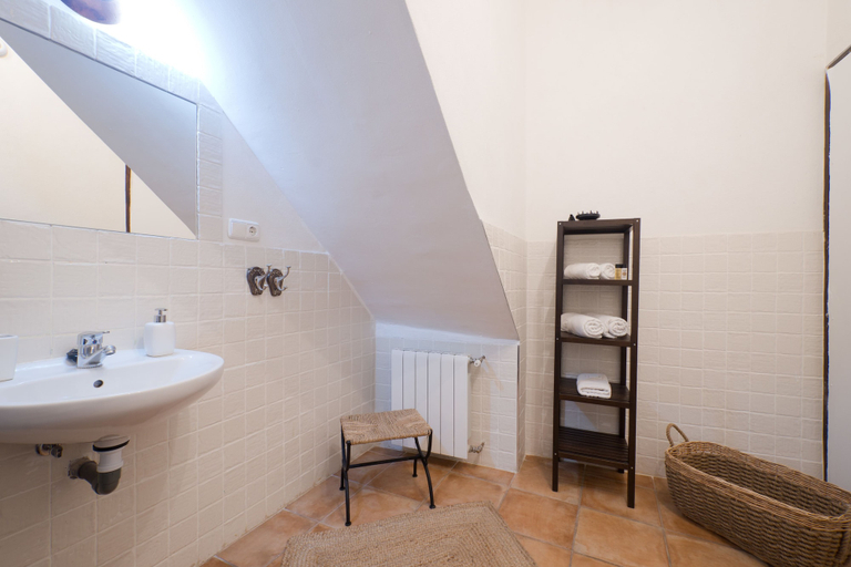 Bathroom 4, Casa Bombo, Granada