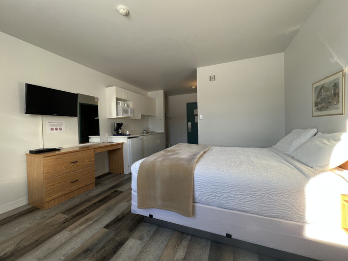 Bedroom 3, Sleep Suite Motel, Division No. 2