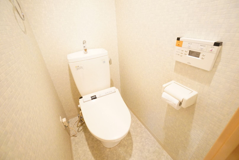 Bathroom 3, Terry's Apartment Namba South I V02B, Osaka