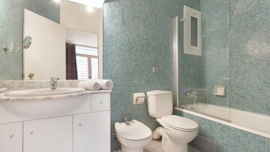 Bathroom 3, Apartamento Llevantina, Girona