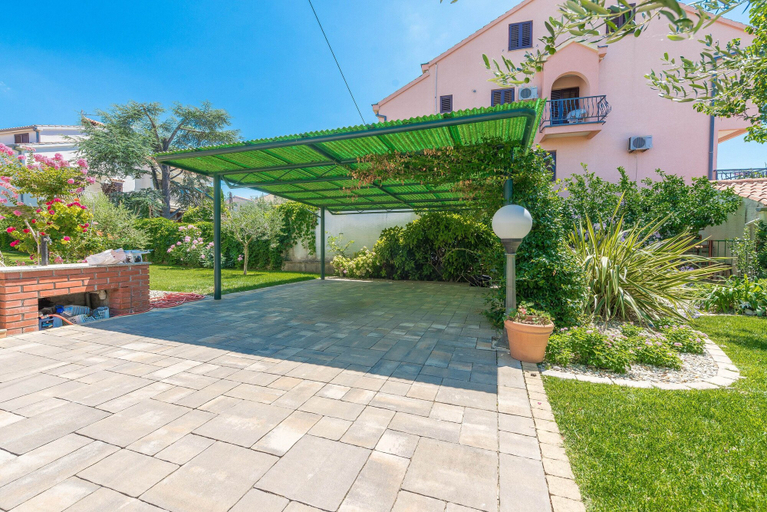 Sport & Beauty, Villa Lux Nina - 6 bedrooms - pool&sauna, Zadar