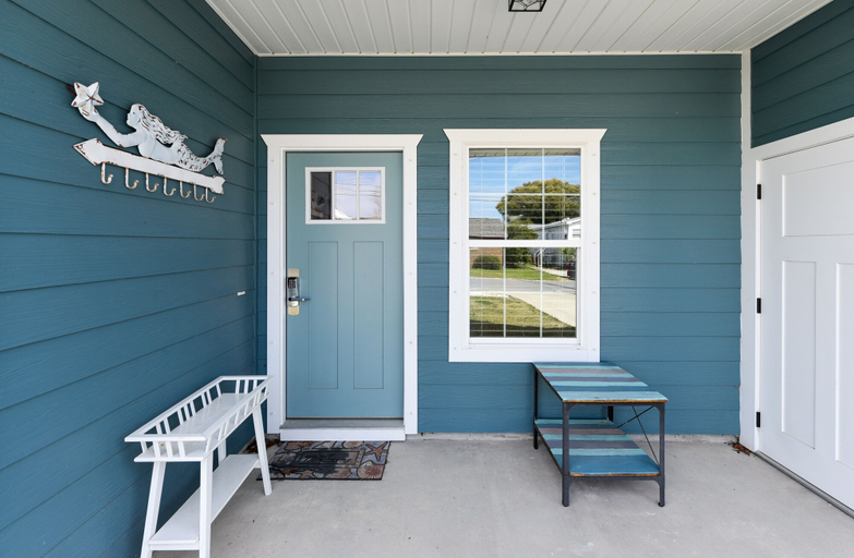 Exterior & Views 2, Sandy Feet Retreat by Book That Condo, Bay