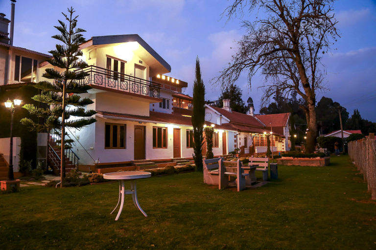 Exterior & Views