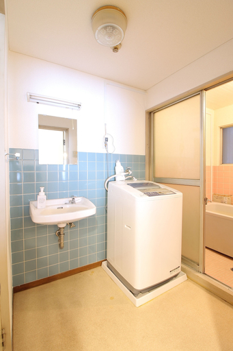 Bathroom 3, Mitao Building, Hiroshima