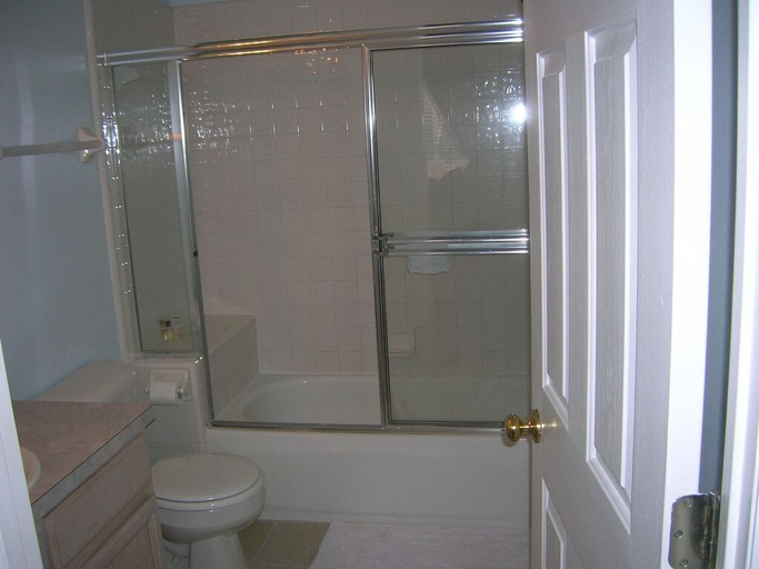 Bathroom 3, Espirit Oasis 3 Bedroom Home by RedAwning, Polk
