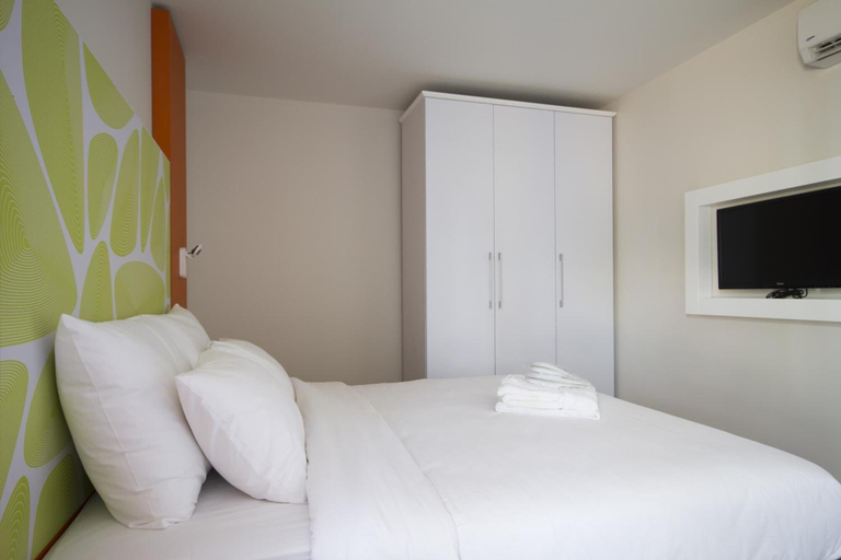 Bedroom 2, Desert Irus Hotel