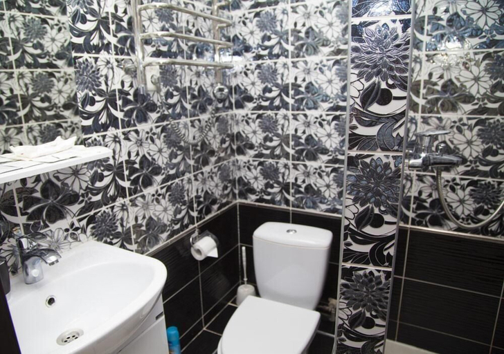 Bathroom 5, 999Gold, Central