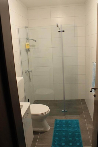 Bathroom 3, Apartments Maric, Pula