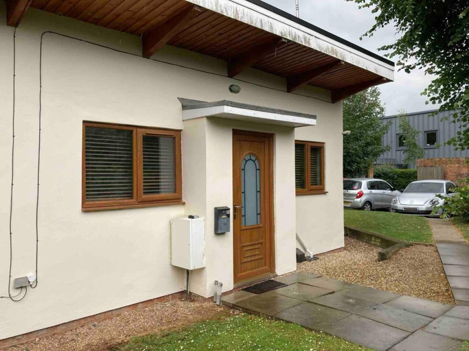 Exterior & Views 2, 1-bedroom Ground Floor Near Rugby School, Warwickshire