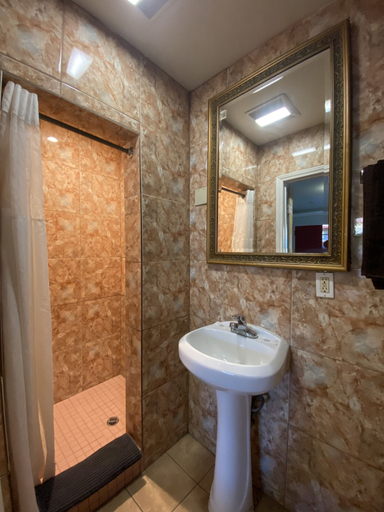 Bathroom 4, Sands Inn, Los Angeles