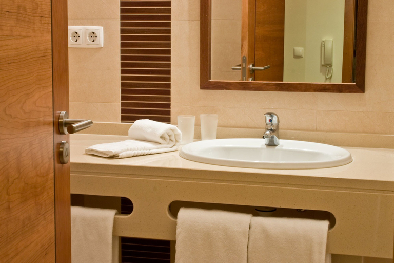 Bathroom 5, Cerro Mar Atlantico & Cerro Mar Garden, Albufeira