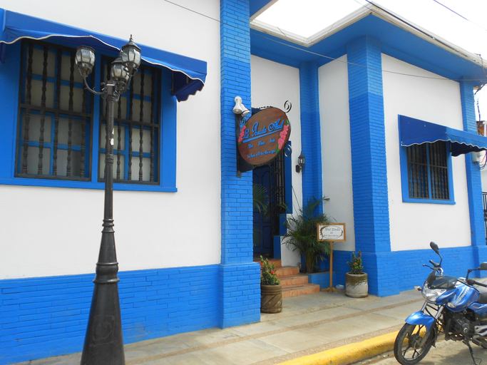 Exterior & Views 2, La Posada Azul, Tola