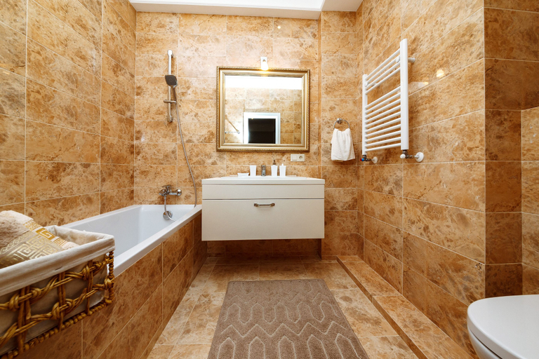 Bathroom 3, Homestay Apartments