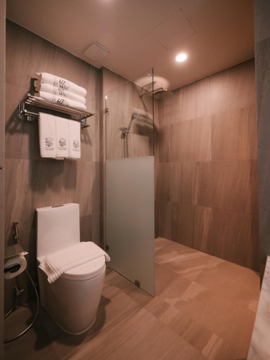 Bathroom 5, 56 Hotel Sukhumvit, Bang Na