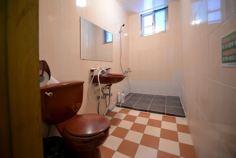 Bathroom, Jirisan Valley Pension, Namwon