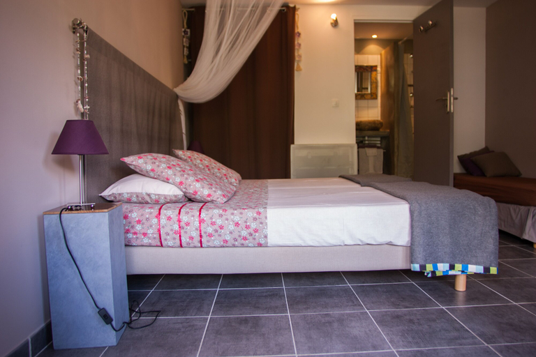 Bedroom 2, Les deux chemins, Hérault