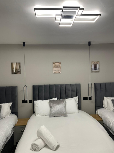 Bedroom 2, Luis Apartments in Leeds, Leeds
