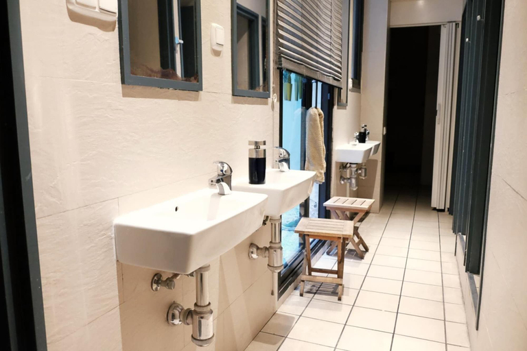 Bathroom 4, Alternative Creative Youth Hostel Barcelona, Barcelona