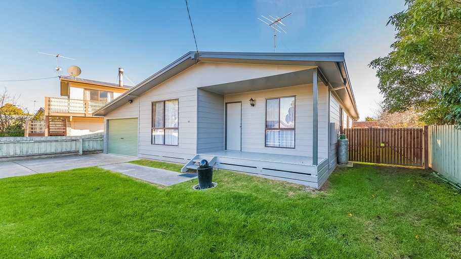 Exterior & Views 2, Family Home on 14 Lansell in Cowes, Bass Coast - Phillip Is.