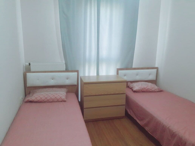 Room 2, Julia Domna Apartments, Şişli