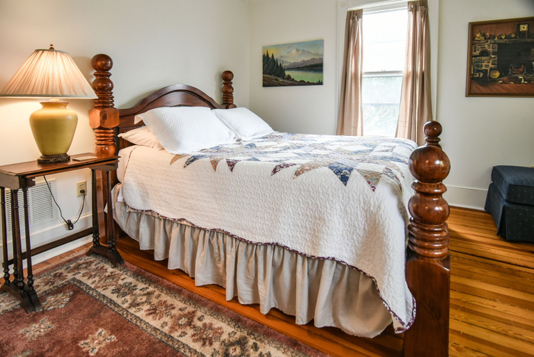 Bedroom 2, Love Lane Bed & Breakfast, Haywood