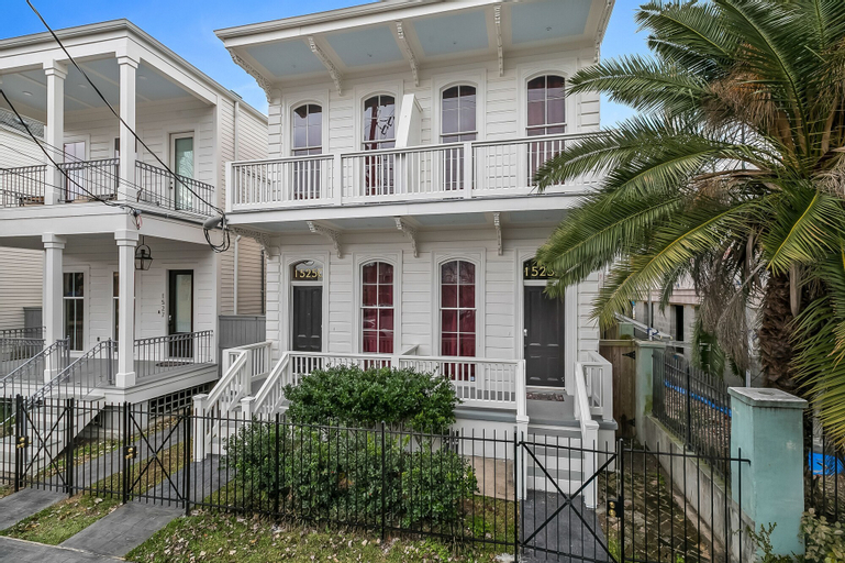 Terpsichore-Carondelet Residences, Orleans