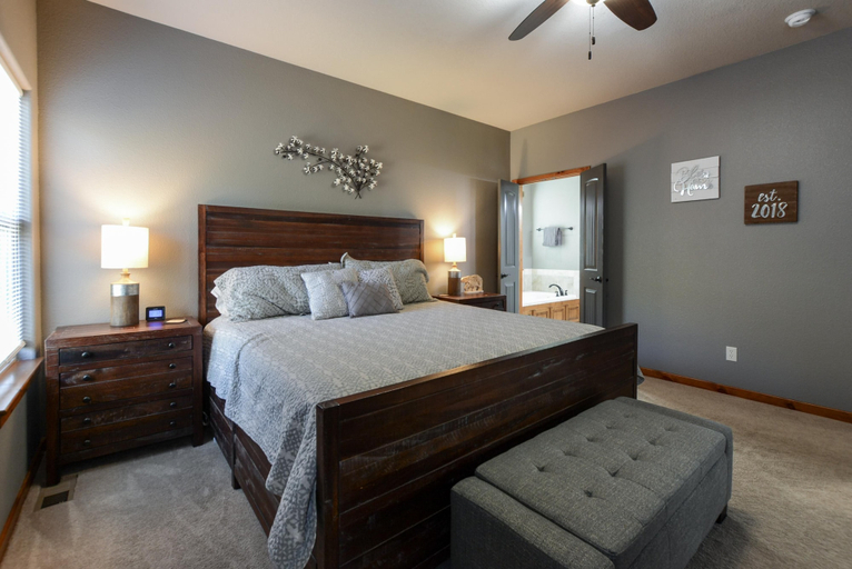 Bedroom 3, Cedar Crest Lodge, Taney