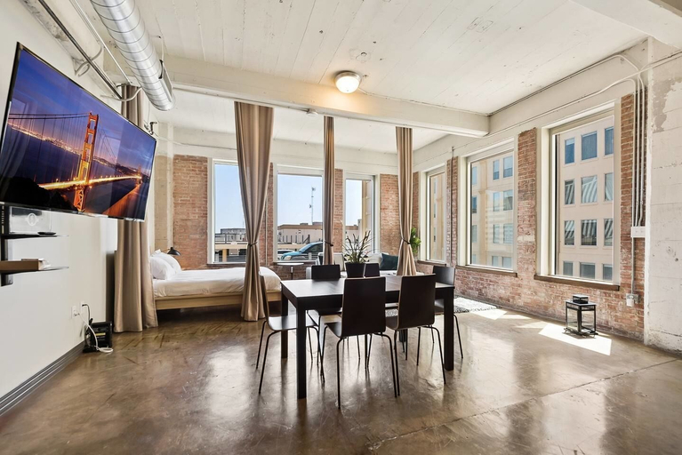 Others 5, 3 Bedroom Unit in Downtown Dallas with Pool & Gym, Dallas