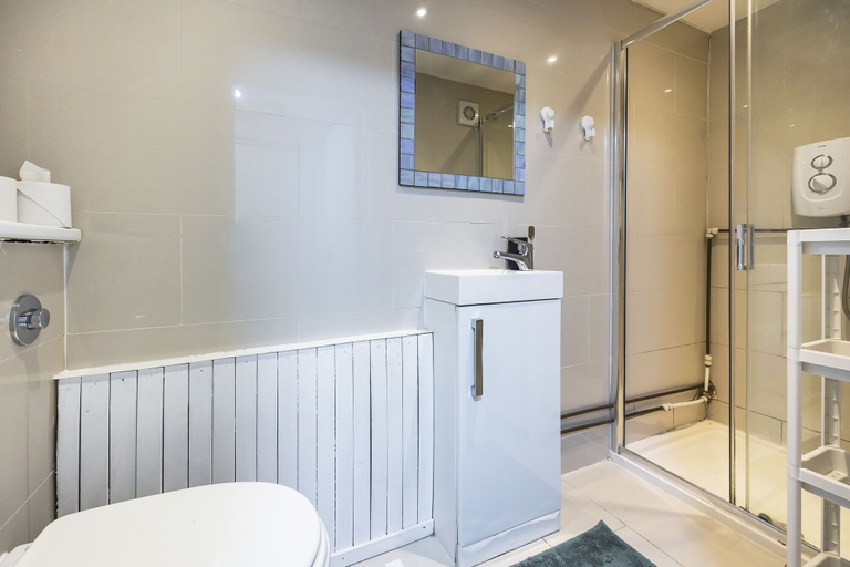 Bathroom 4, Islington Quarter, London
