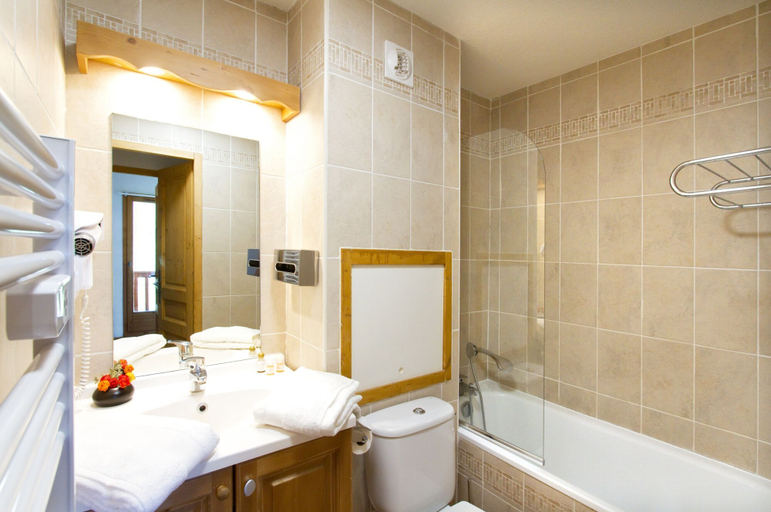 Bathroom 3, Résidence Odalys Le Hameau et les Chalets de la Vallée d'Or, Savoie