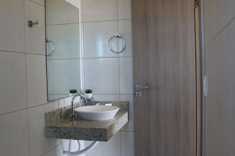 Bathroom 4, Villa Roma Beach Hotel, Caucaia