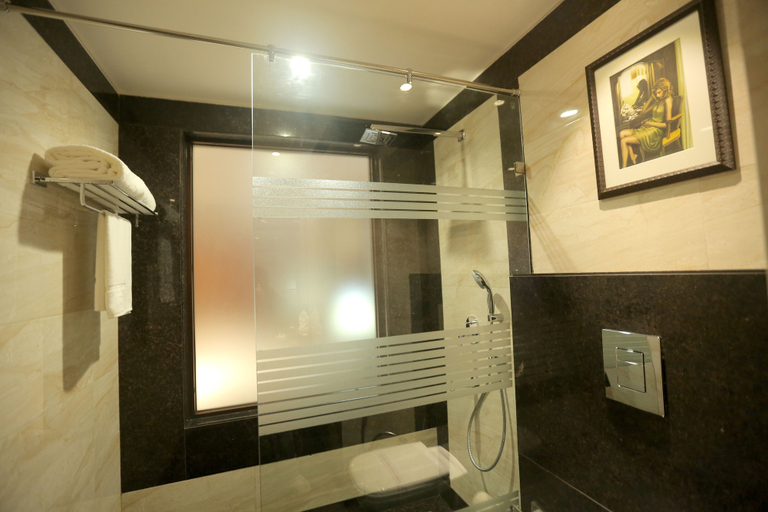Bathroom 4, Hotel Stella Continental, Jalandhar