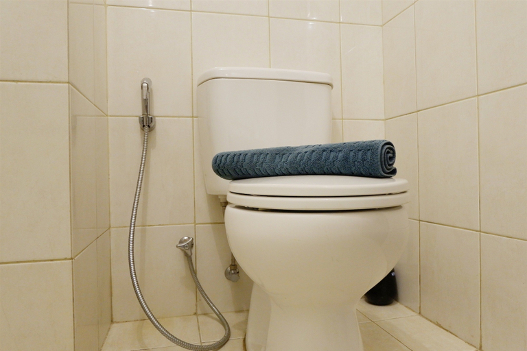 Bathroom 3, 1BR with Sofa Bed Thamrin Executive Apartment, Central Jakarta