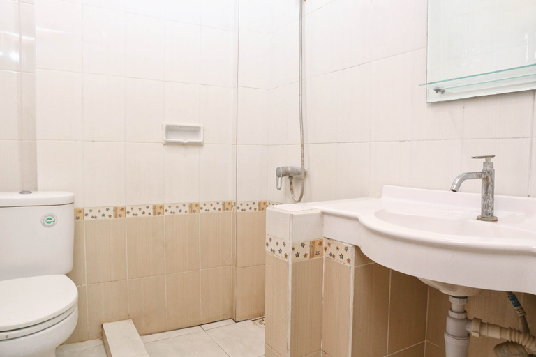 Bathroom 3, RedDoorz @ Pratama Nusa Dua, Badung