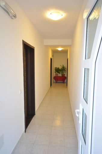 Others 4, Apartments Cenic
