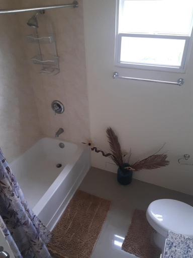 Bathroom 3, The North Coast Relaxation