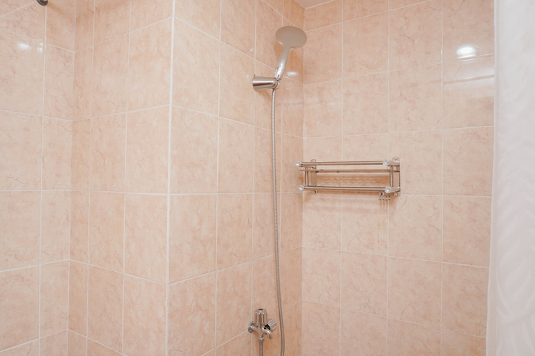 Bathroom 5, Simply Modern Studio Apartment at Centro City Residence, Jakarta Barat