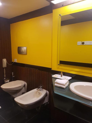 Bathroom 5, Ramee Guestline Hotel Dadar, Mumbai City